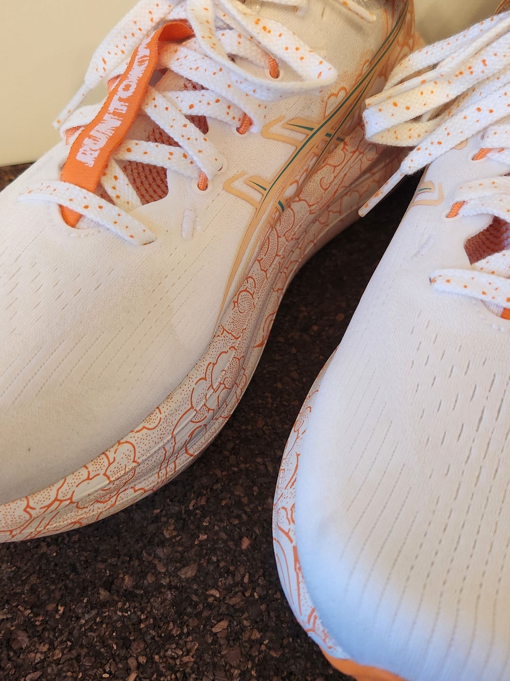 Asics Gel Nimbus 28 Tokyo Edition Running Shoes Womens Size 9 - Picture 5 of 13